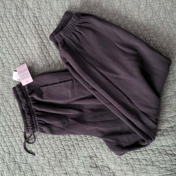 Twik - Sweatpants - Picture 2 of 4